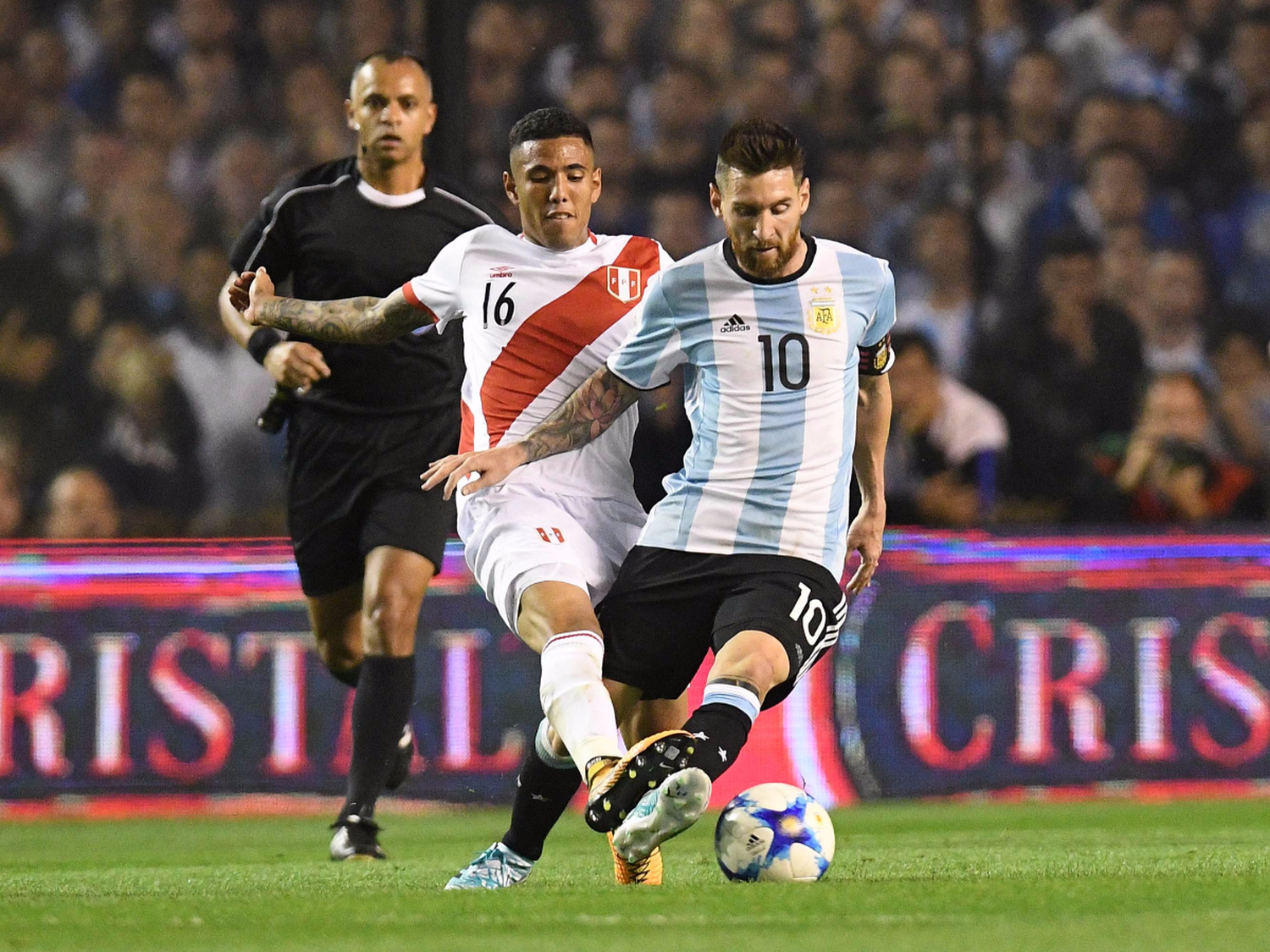 Argentina hizo todo para ganar menos el gol y está afuera