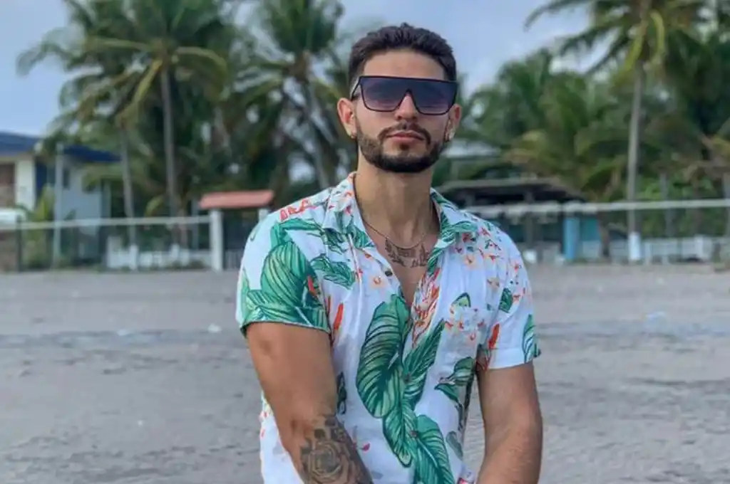 Alejo Arias González tiene 24 años