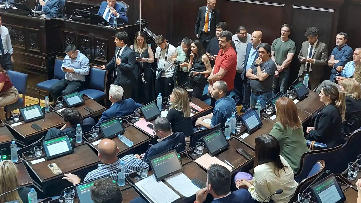 La Izquierda estalló por el modo en que fue aprobado el financiamiento sin debate.