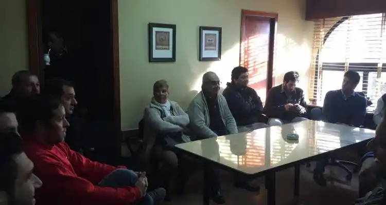 Cuarto intermedio en la mesa de relaciones laborales, Ejecutivo ofreció 10 por ciento