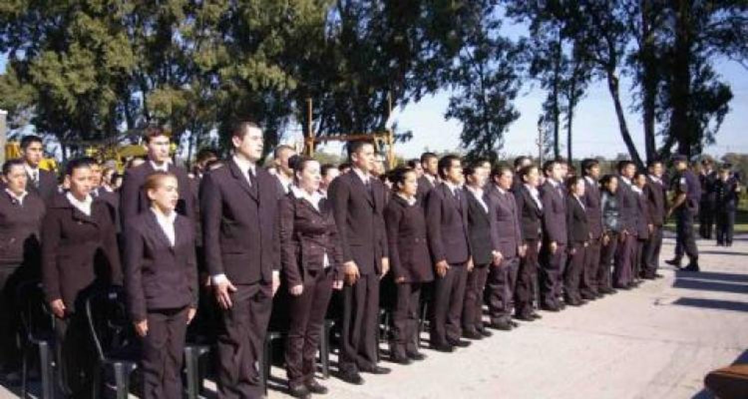 Más de 130 aspirantes iniciaron el ciclo lectivo en la nueva escuela de policía