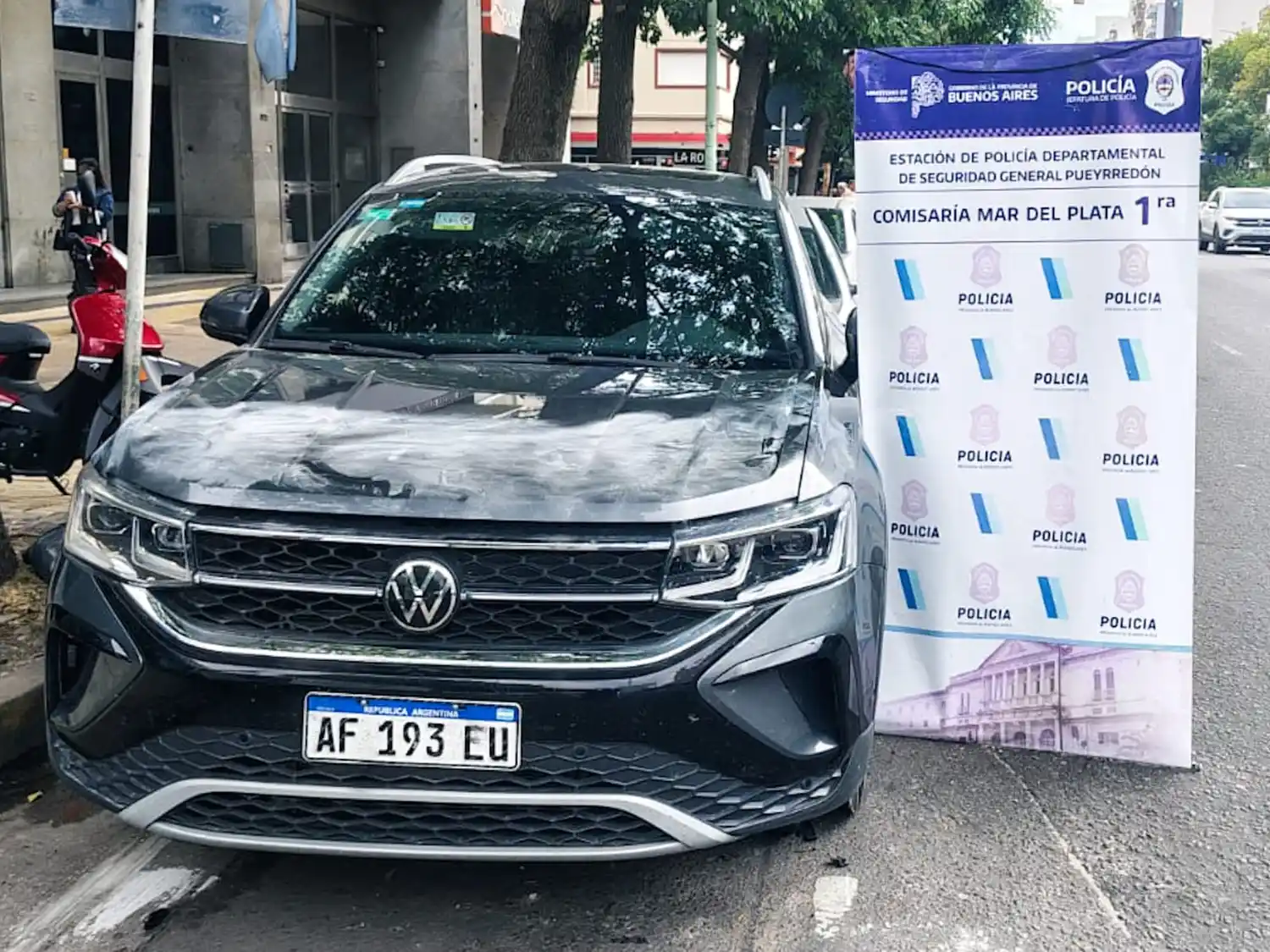 En el procedimiento se secuestró el revólver calibre 22 sustraído, una mochila con herramientas, una munición calibre 9 mm y otros elementos de interés para la causa.