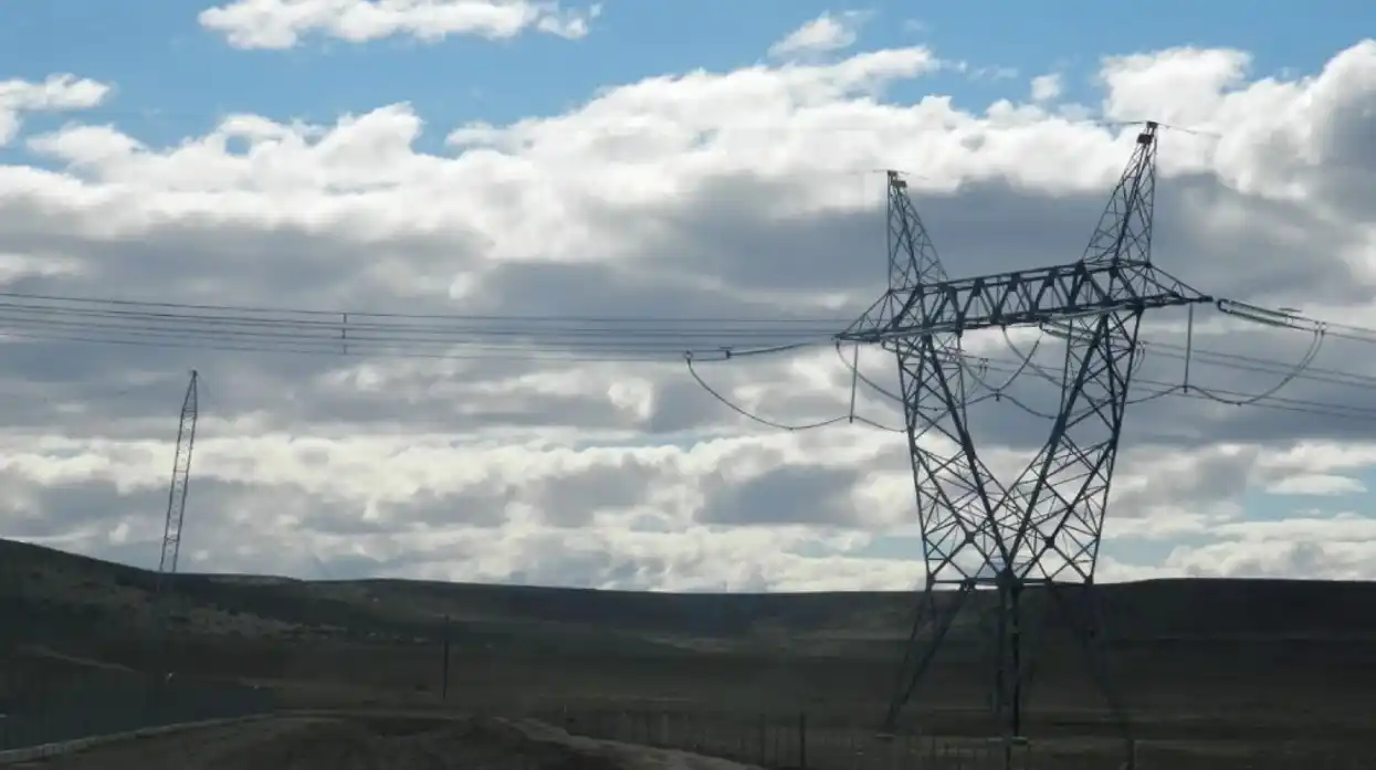 El Gobierno anunció que se desprenderá de su participación en Transener