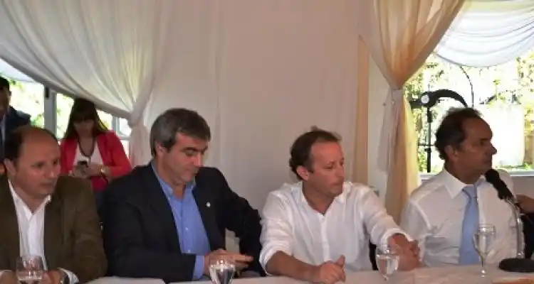 El Gobierno informó que “Insaurralde anunció que estará” en la ciudad