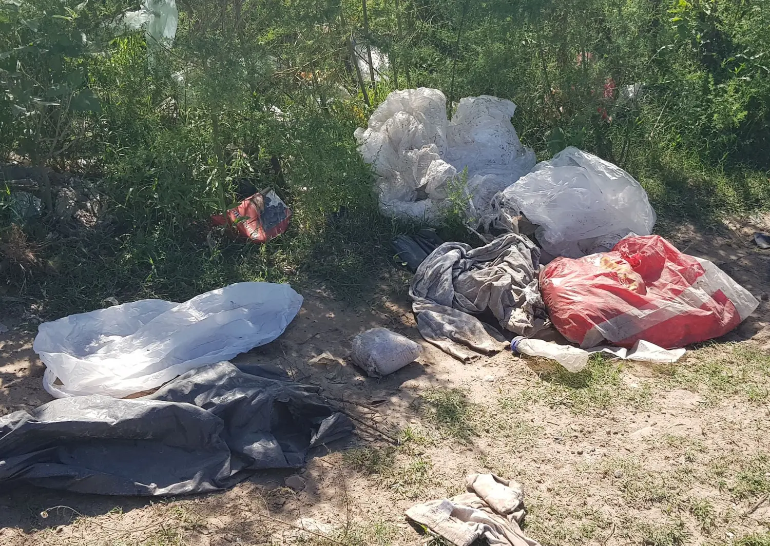 Calle 56 y Laprida: vecinos reclaman que el barrio está lleno de basura