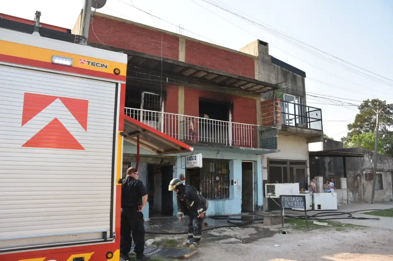 Incendiaron una vivienda y casi matan a una madre y su pequeño hijo
