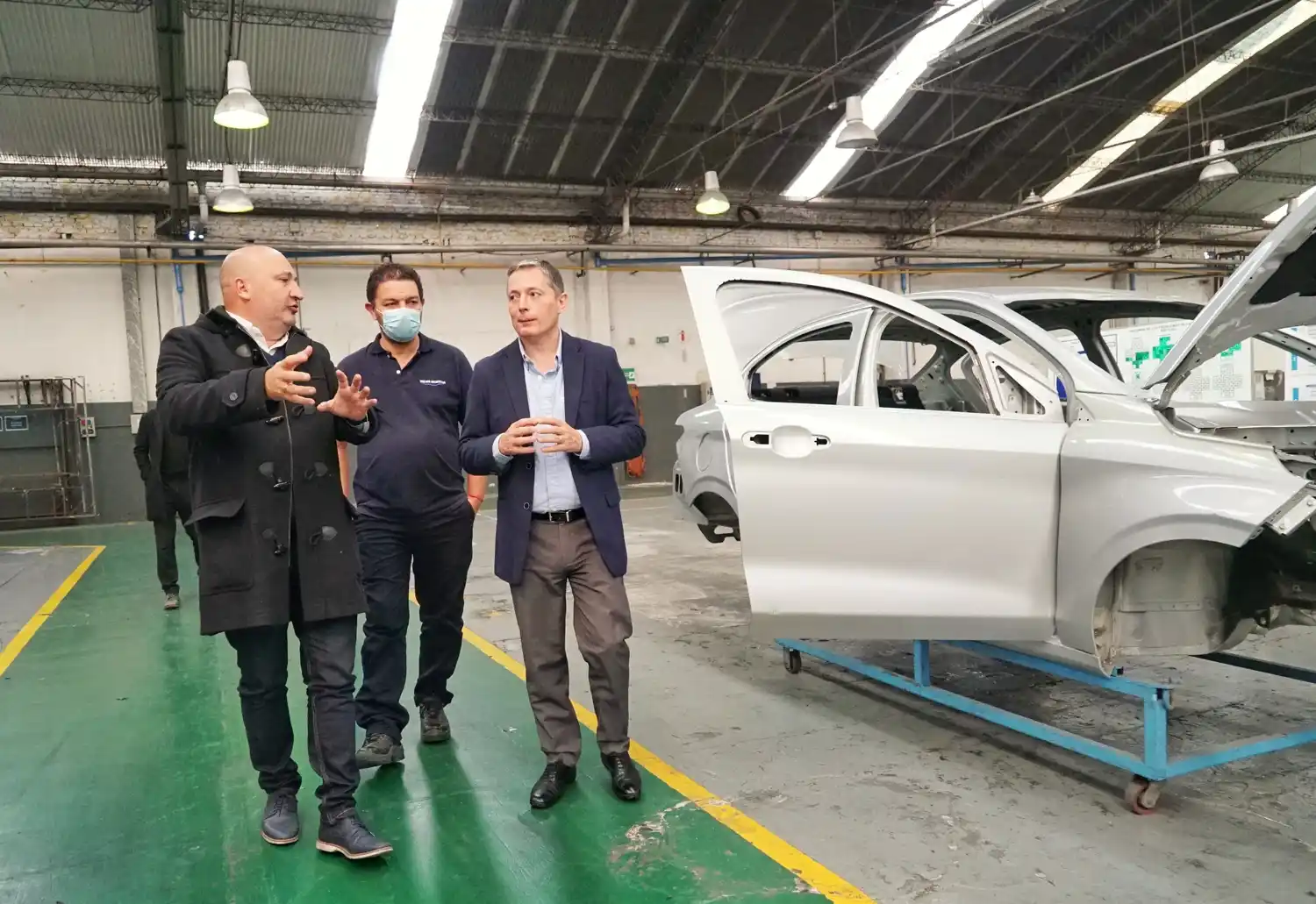 Esteban Echeverría: Gray y funcionarios nacionales visitaron la empresa Treves