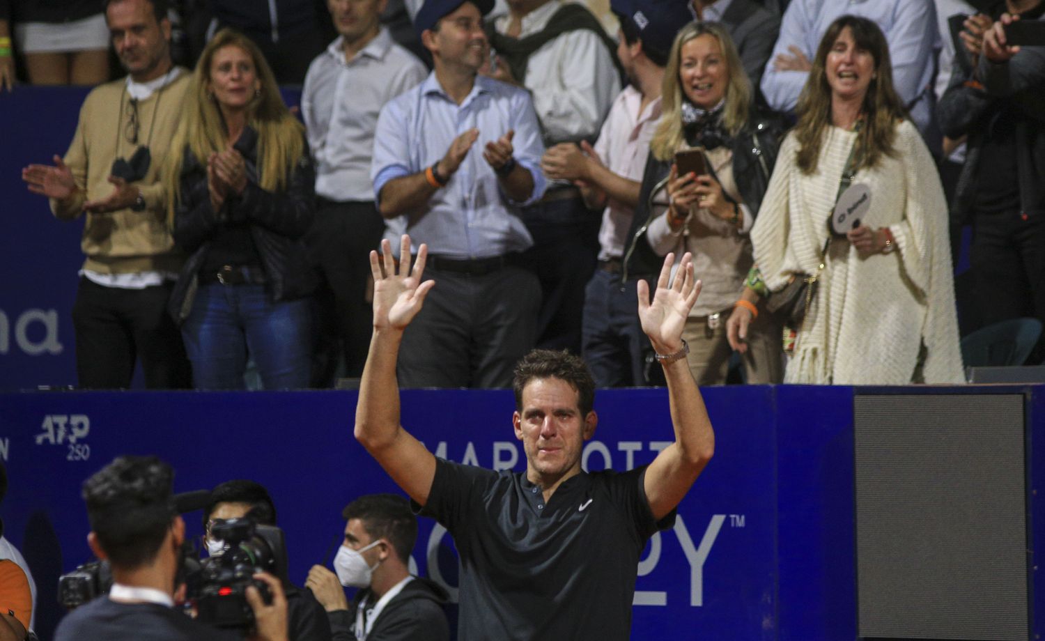 En Suiza, Del Potro inició un tratamiento para su rodilla