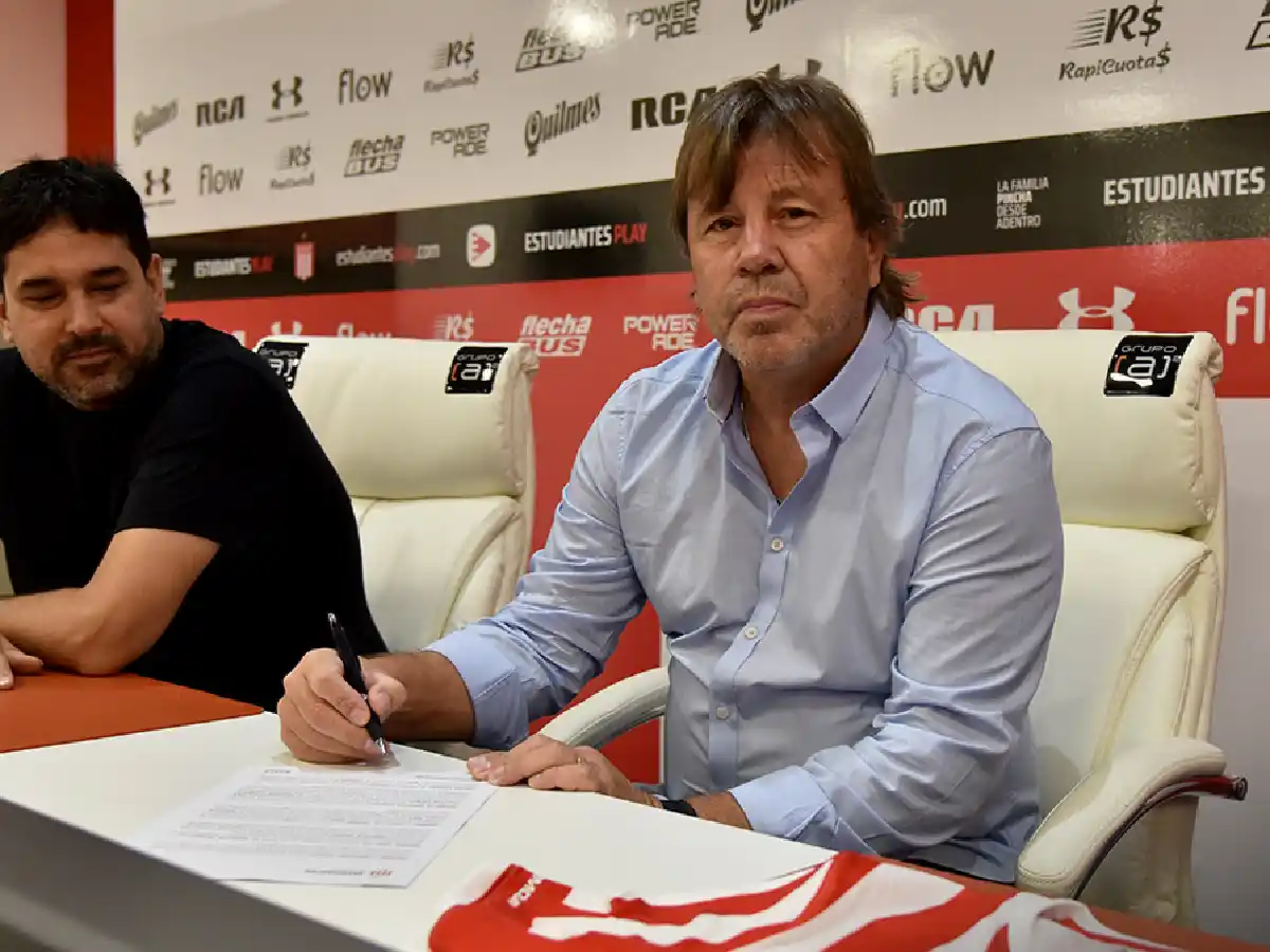 Estudiantes oficializó como DT a Zielinski