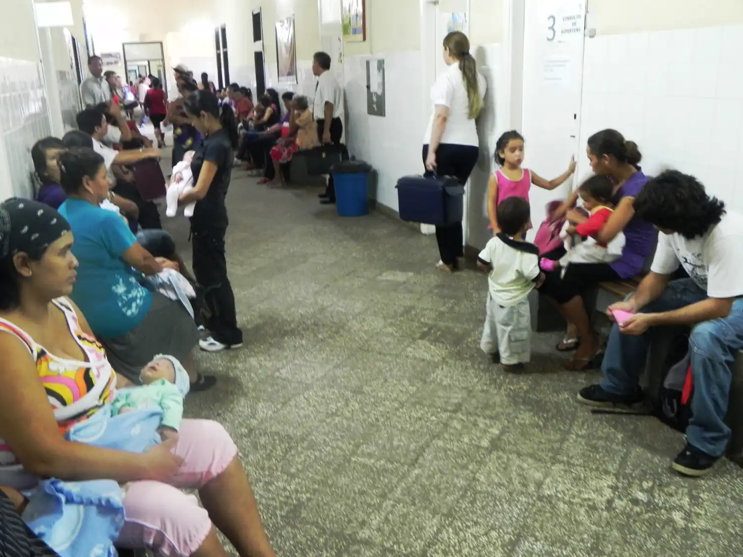 Acuerdo con Telecom-Personal para interconectar hospitales bonaerenses mediante la web
