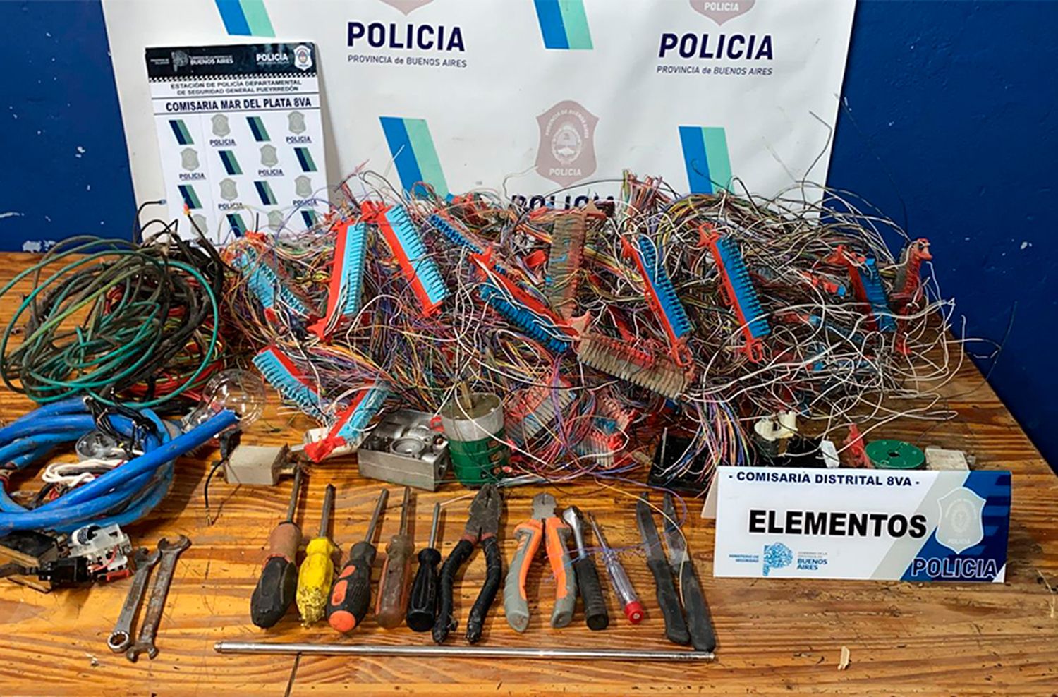 Lo atrapan con cables robados de la Cooperativa telefónica de Batán