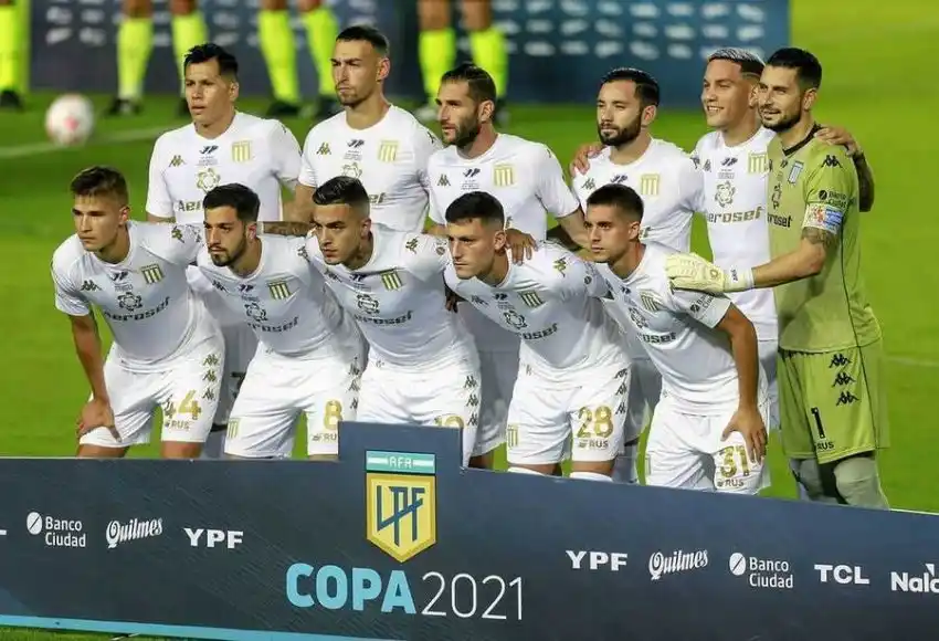 Lovera tuvo minutos en la derrota de Racing