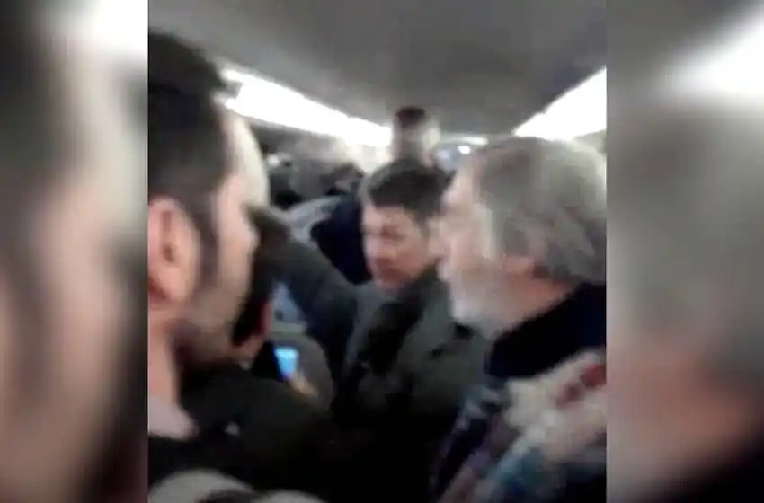 Brandoni discutió en un avión cuando los pilotos del vuelo leyeron un mensaje contra Macri