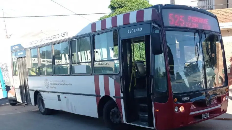 Está grave el hombre atropellado por un colectivo en Las Heras
