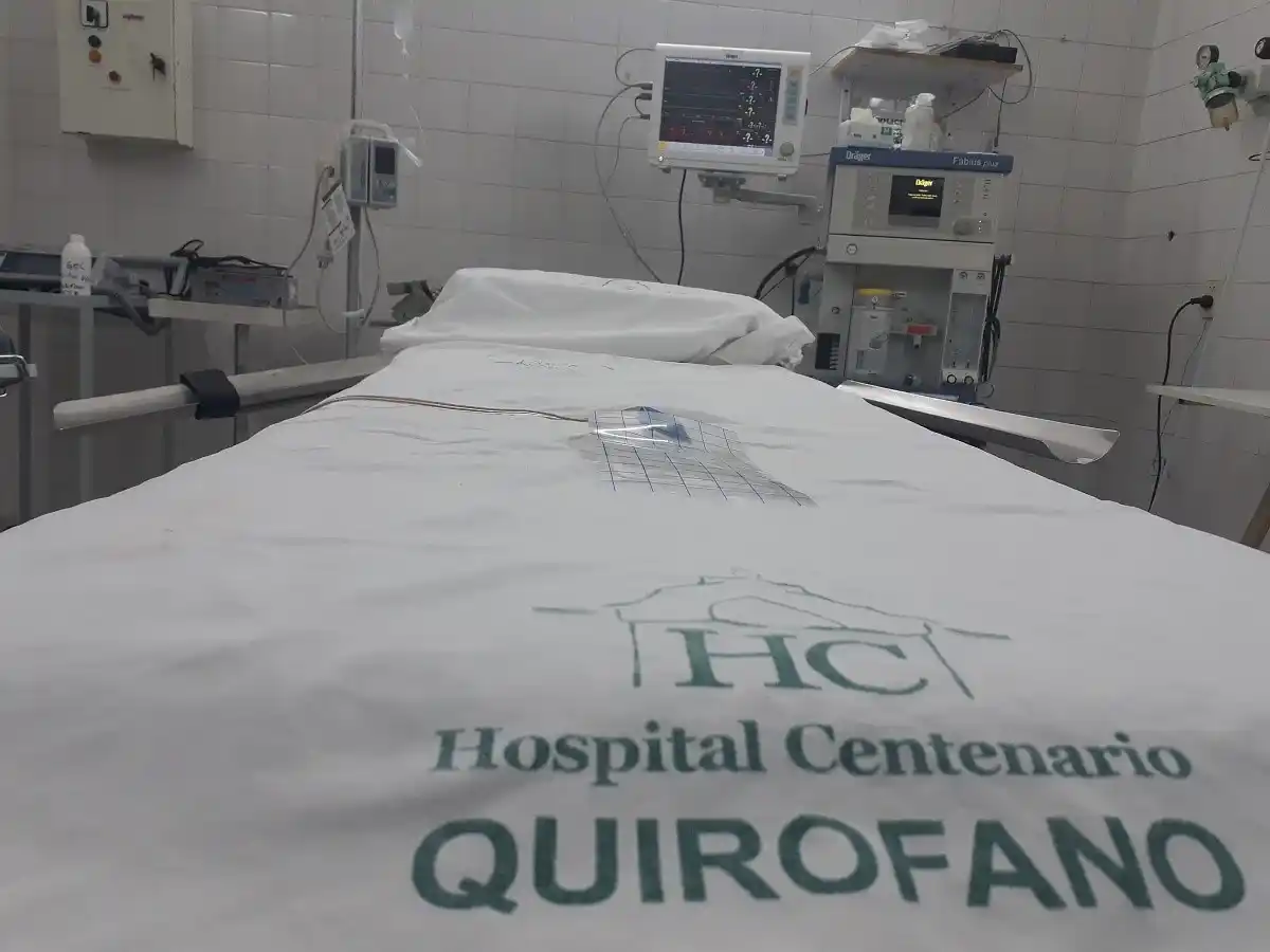 Murió una mujer de 32 años y dos hombres en el Hospital Centenario 