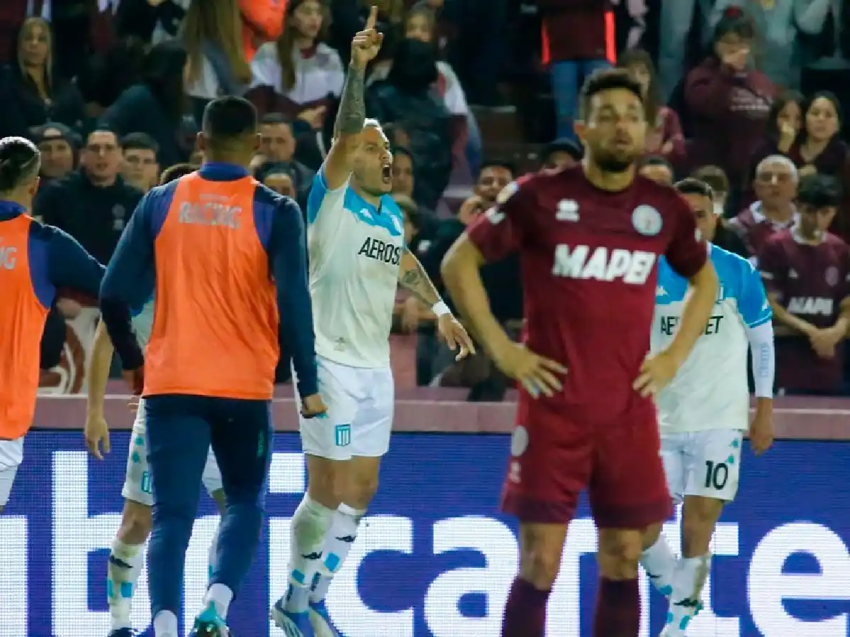Sin brillo pero con un Copetti letal, Racing le ganó a Lanús, es puntero y le mete presión a Boca