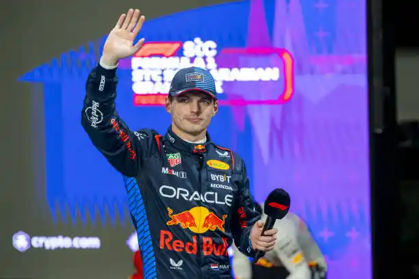 Verstappen consiguió la pole en Arabia