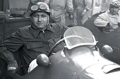 Exhumarán el cuerpo de Juan Manuel Fangio para extraerle ADN 