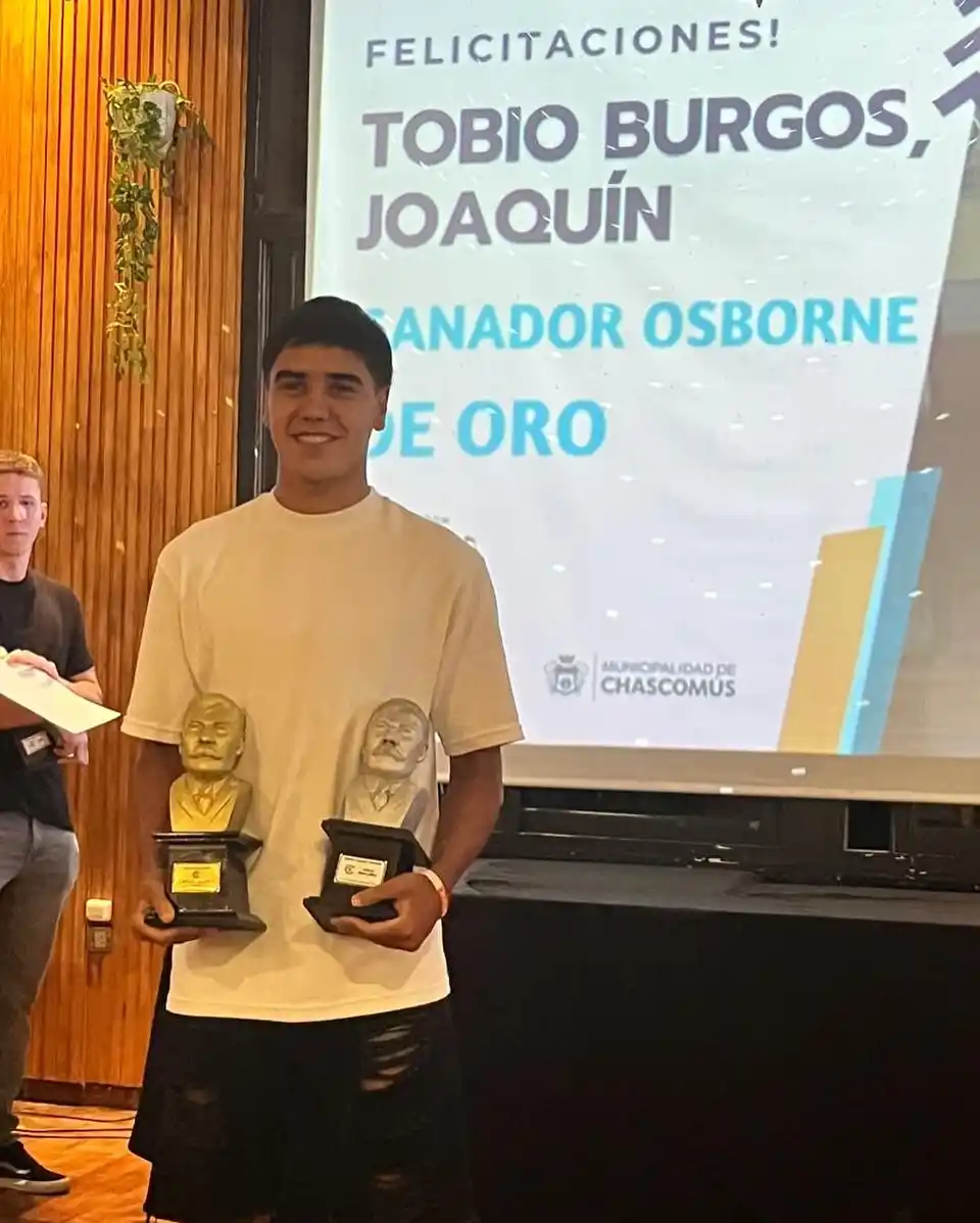Joaquín Tobio Burgos se convirtió en el primer futbolista en ganar el Osborne de Oro
