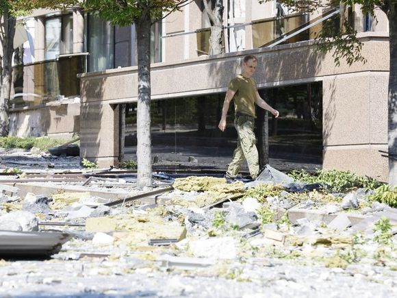 Ataques rusos dejan al menos 15 muertos y 75 heridos en Ucrania