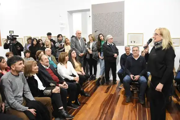 Castellano recibió la Declaración de Interés de la Semana del Libro de Rafaela