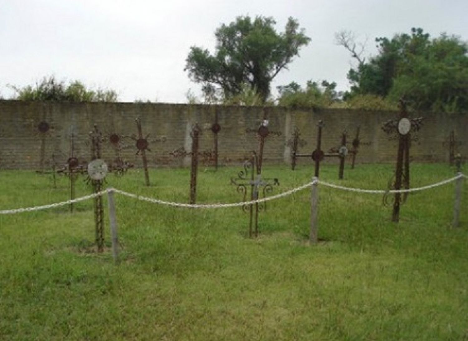 Proponen que el cementerio de Aldea Spatzenkutter sea patrimonio histórico arquitectónico