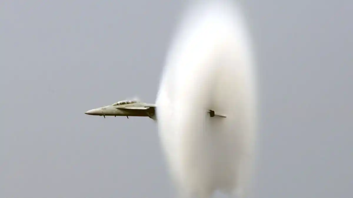 CHINA DESARROLLA MOTOR DE ALTA VELOCIDAD: un avión que da la vuelta al mundo en 2 horas