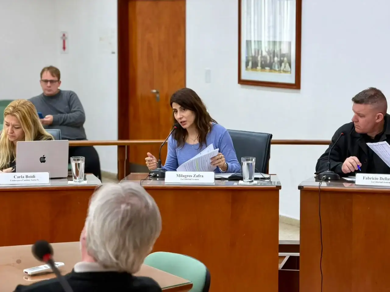 Silvina Bravino se reunió con los concejales para explicar modificaciones del presupuesto 2026 - 3