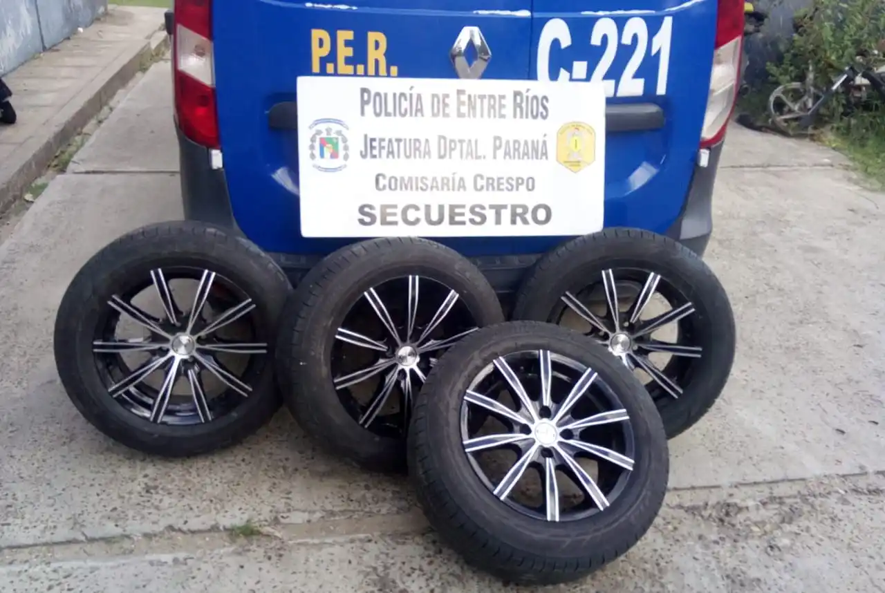 Recuperan las cuatro ruedas robadas a un automóvil el fin de semana