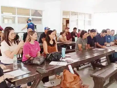 La Secretaría de la Mujer brindó una capacitación al equipo del parque acuático y el Paraíso de los Niños