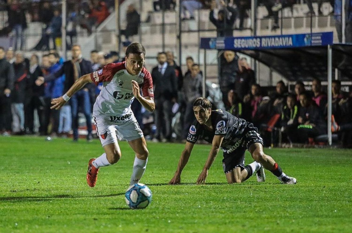 El Estudiantes porteño dio el salto a semifinales