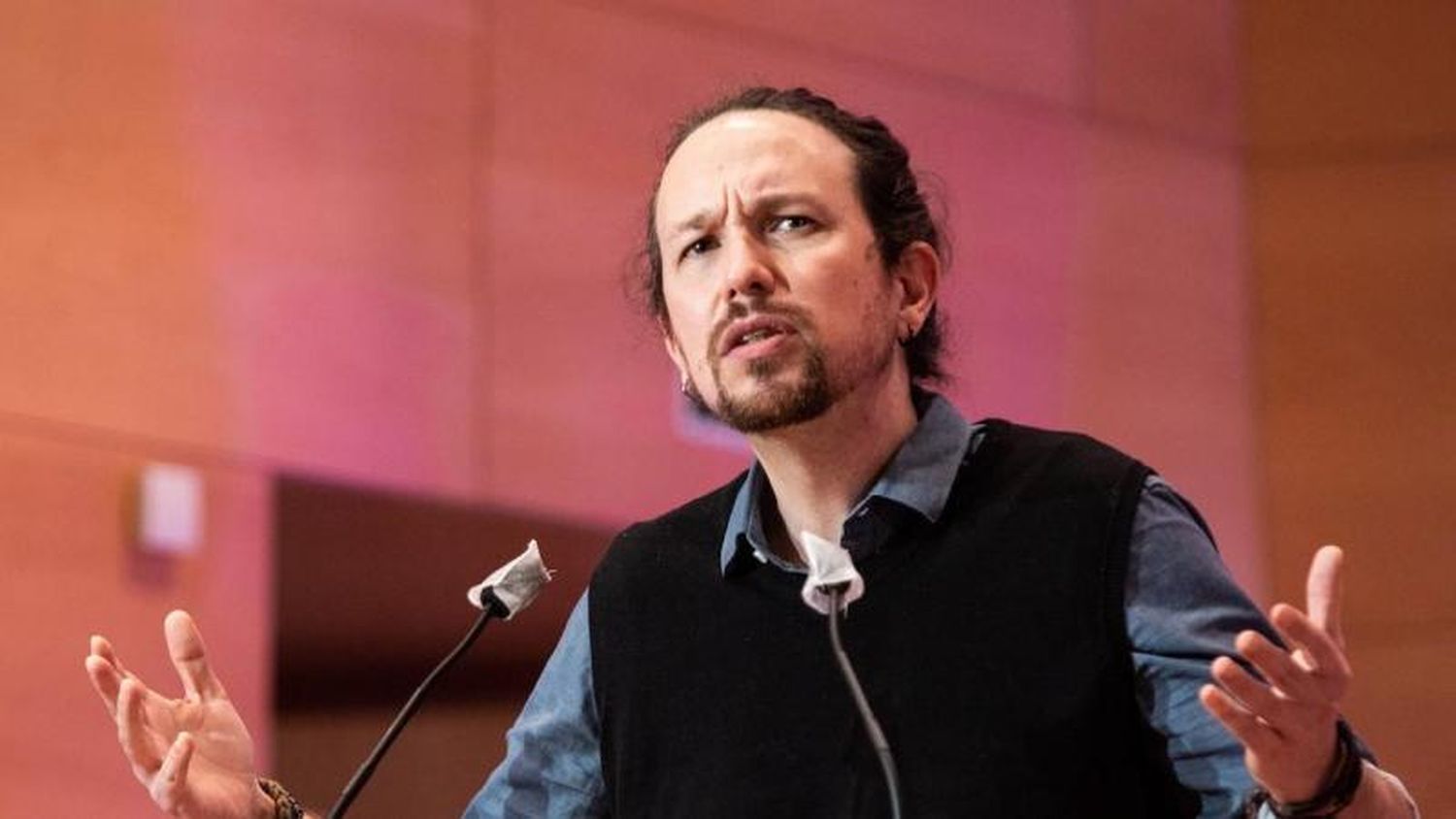 Pablo Iglesias criticó a la normalidad  democrática y exigieron su destitución