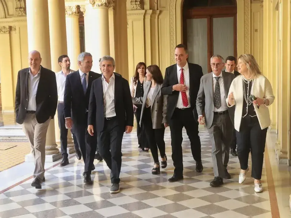 Milei reunió a su Gabinete y volvió a respaldar públicamente a Adorni