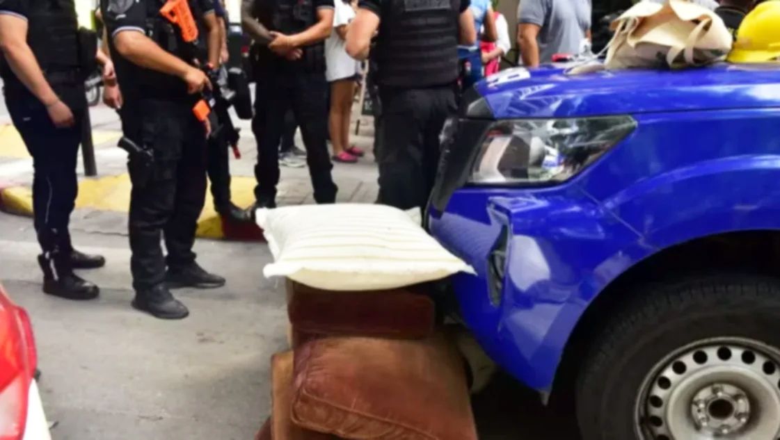 Tiró almohadones y saltó desde un séptimo piso: la insólita muerte de un ladrón en Córdoba