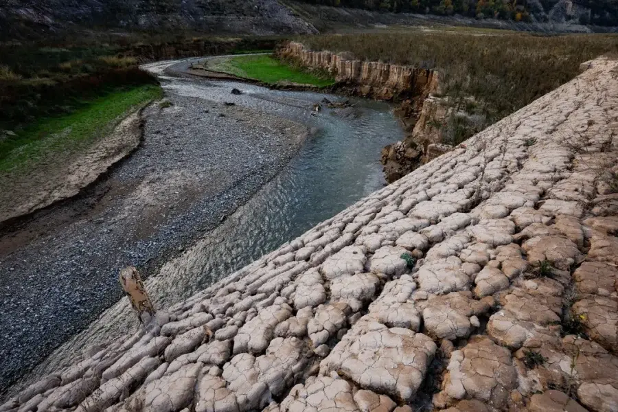 Sequía récord en España: reducen el consumo de agua en la agricultura y los hogares