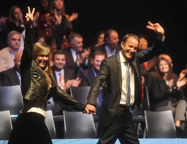 Elecciones 2013: Insaurralde reconoció problemas de inseguridad e inflación