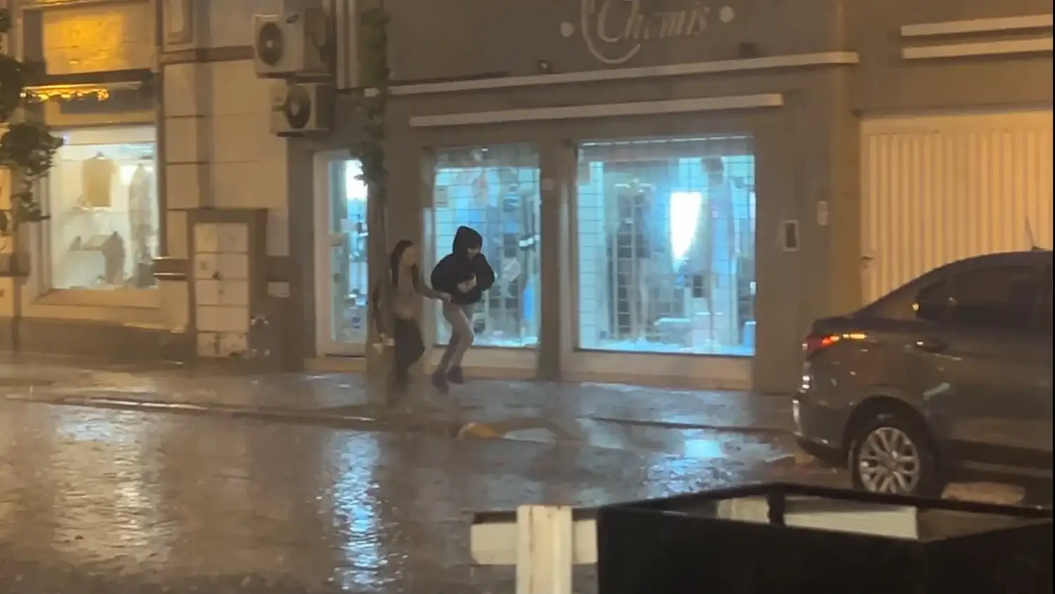 ¿A cuánto llegaron las ráfagas de viento durante la tormenta en Rafaela bajo alerta naranja?
