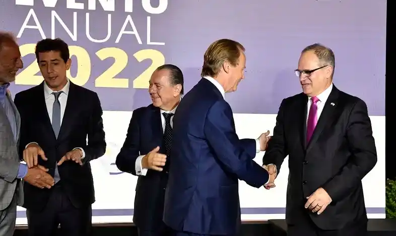 Distinguieron a Bordet por promover las relaciones económicas y culturales entre Argentina e Israel