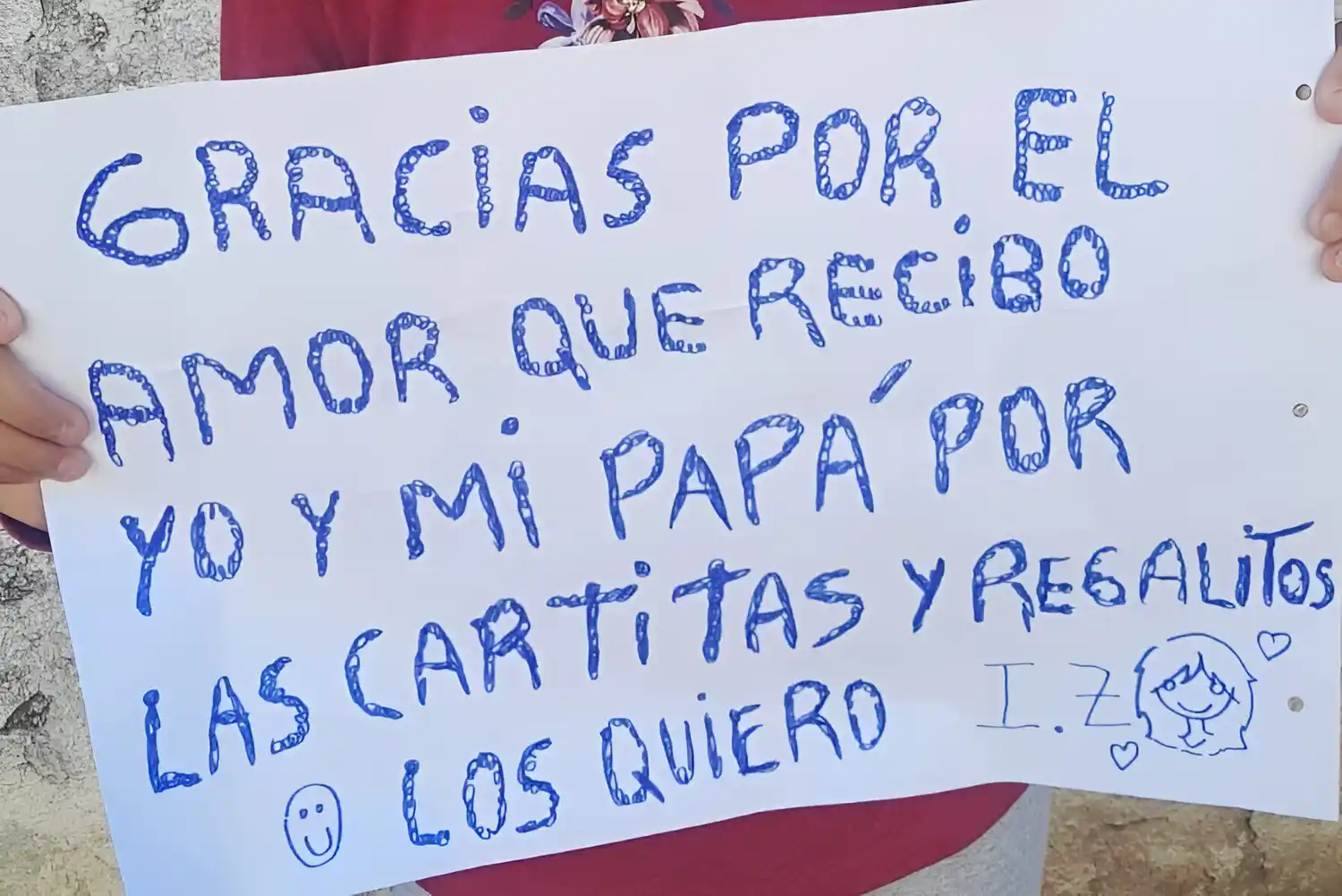El cartel de agradecimiento que la familia de la nena difundió.