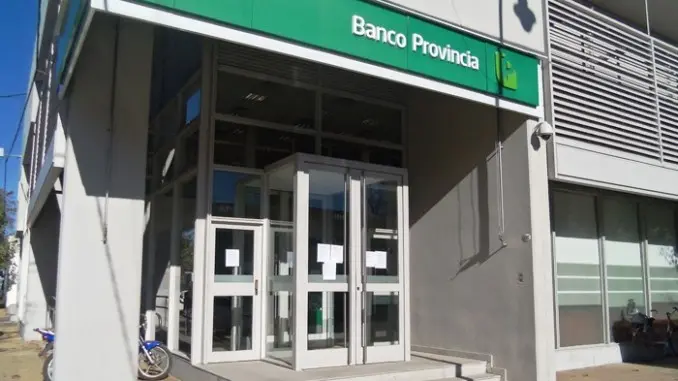Comienza el paro de 48 horas de los trabajadores del Banco Provincia contra Vidal