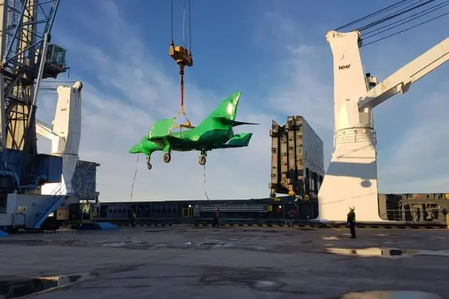 Llegaron aviones comprados a Francia
