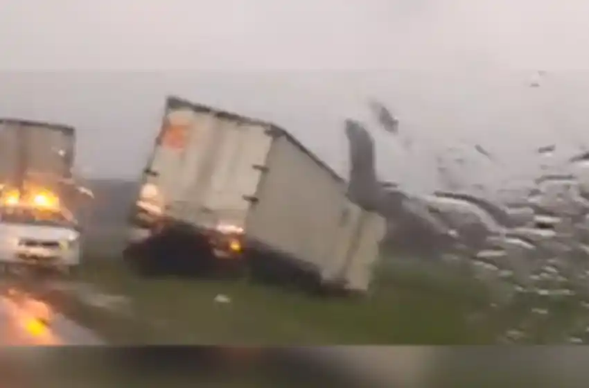 Dos camiones chocaron en la autopista a Córdoba entre Funes y Roldán