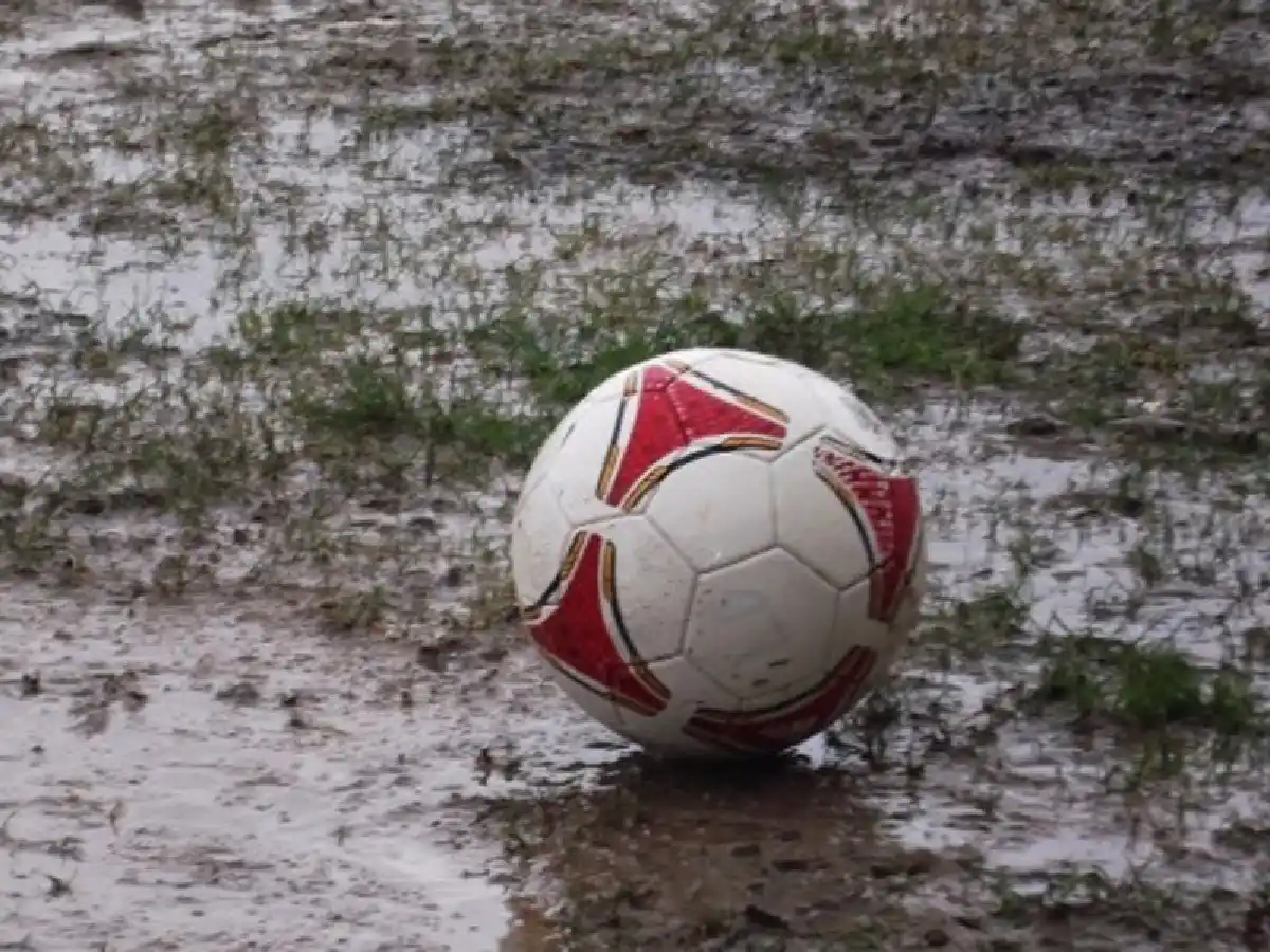 La lluvia paró el fútbol regional