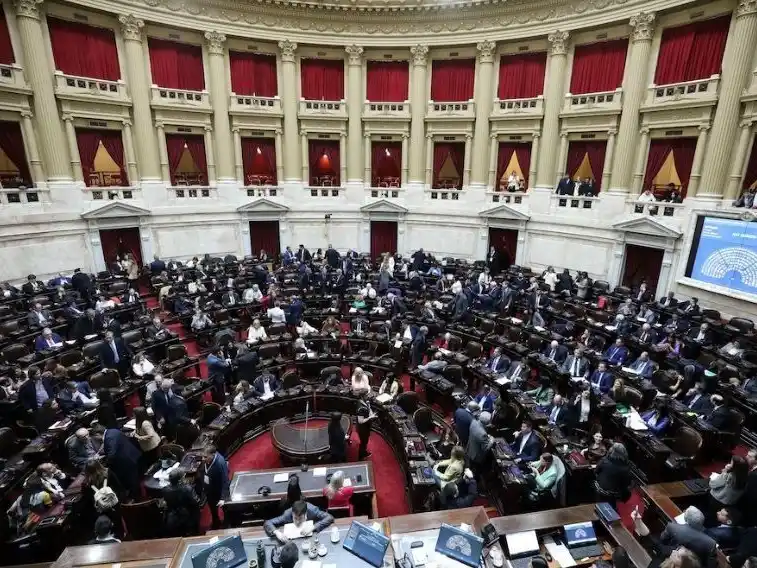 El Gobierno acelera las negociaciones y 
rechaza extender las sesiones extraordinarias