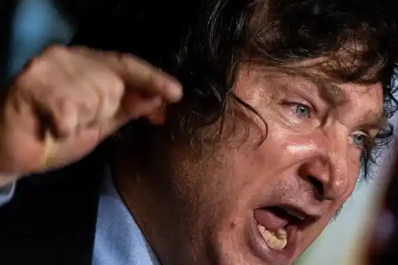 Llegó la ira de Moisés: Milei pidió la renuncia del titular de Anses y la secretaria de Minería