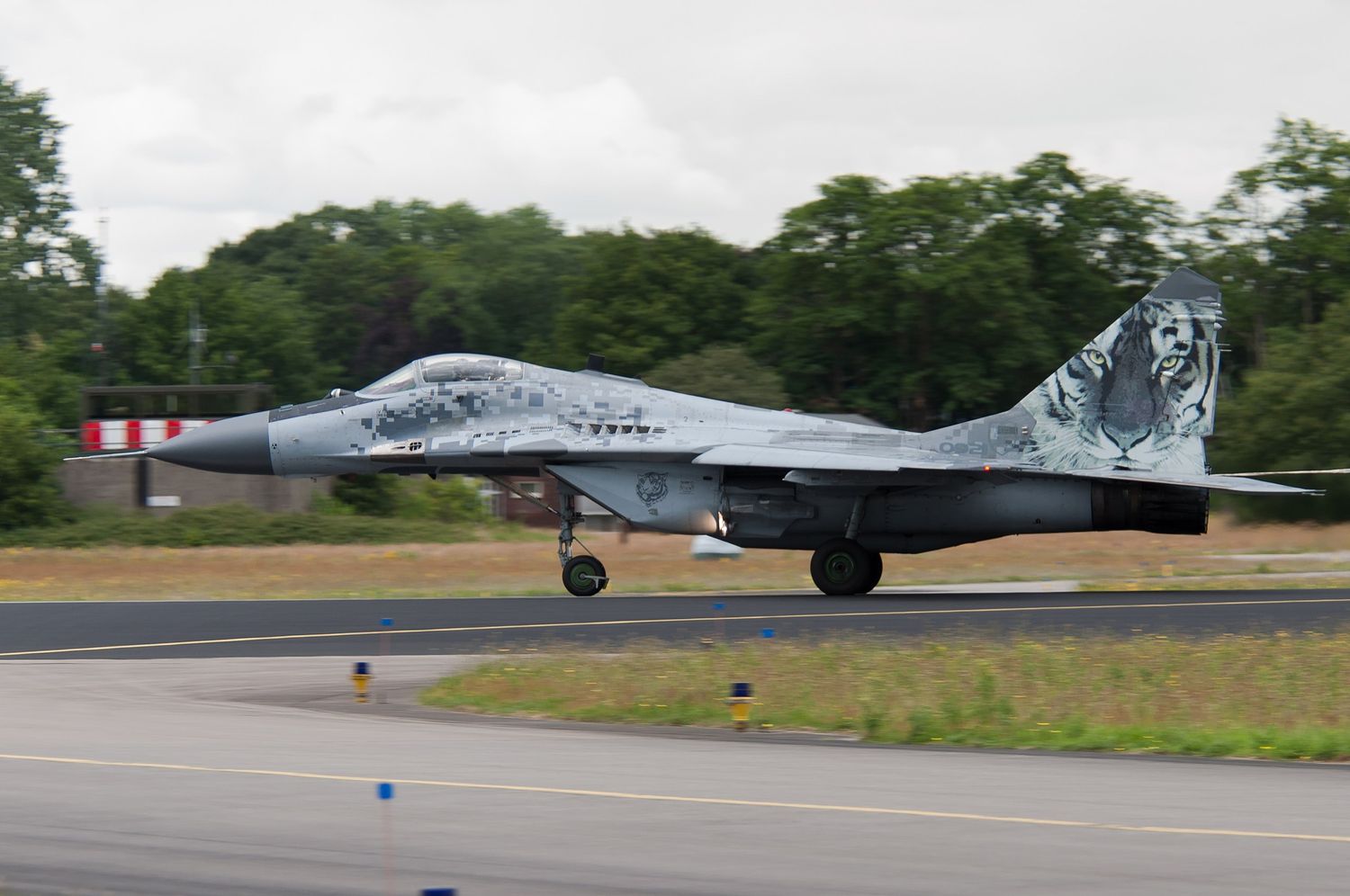 The first four Slovak MiG-29 fighters have been transferred to Ukraine