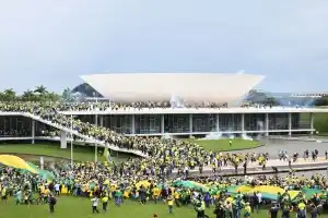El escenario de protestas y ataques ruralistas en Brasilia.