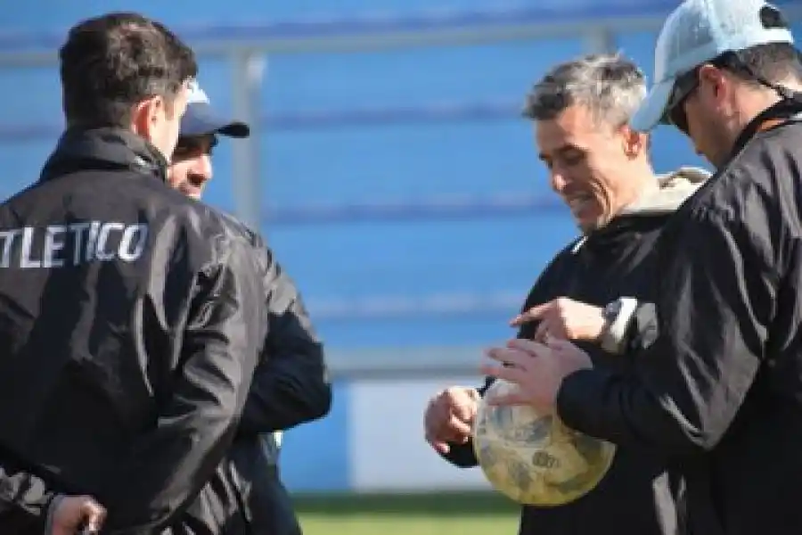 Modificación en el horario  y árbitro para Atlético - San Martín SJ