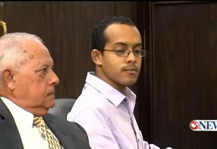 Mató a su madre y perdió la virginidad con el cadáver