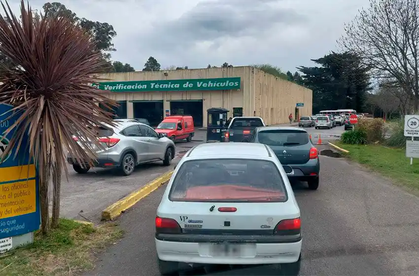 La Comisión de Movilidad Urbana aprobó el pedido de informes al Ministerio de Transporte por la falta de turnos y lugares de verificación.